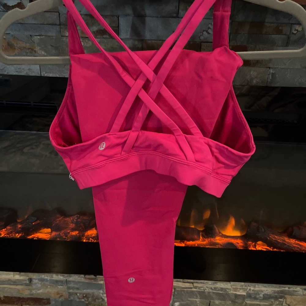 Barely worn Lululemon pink bra and leggings set size 6